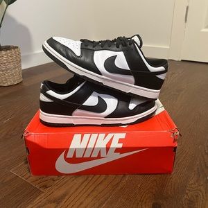 Men’s Nike panda dunk lows